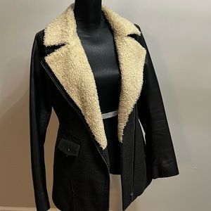 Danier Leather and Wool Dress Coat Size US XS  

Purchase Price $350 + HST